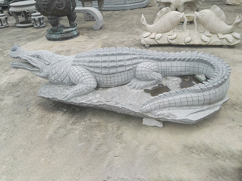 石雕鳄鱼